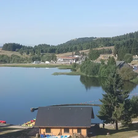 Apartment Besse: 6 Pers. Lumineux Avec Balcon Et Cuisine Equipee - Fr-1-814-144 Super Besse