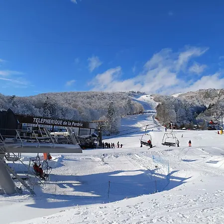 Besse: 6 Pers. Lumineux Avec Balcon Et Cuisine Equipee - Fr-1-814-144 Apartment *