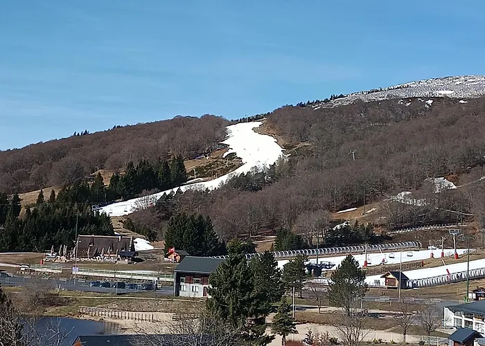 Apartment Besse: 6 Pers. Lumineux Avec Balcon Et Cuisine Equipee - Fr-1-814-144