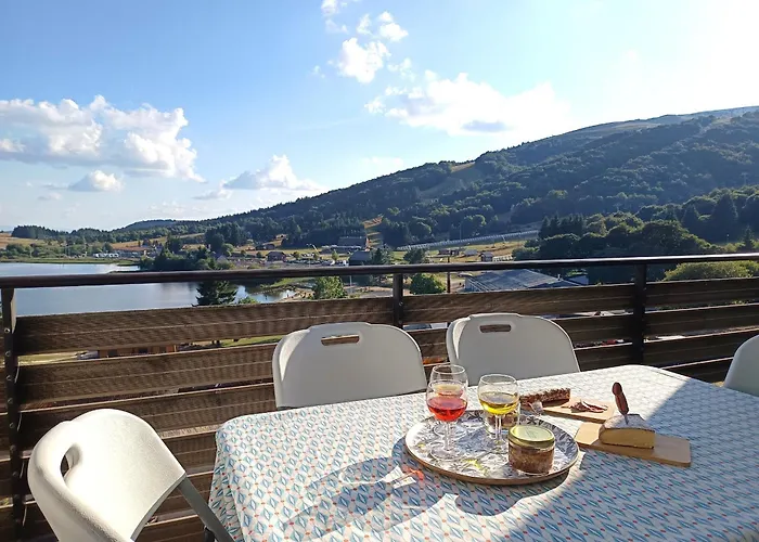 Besse: 6 Pers. Lumineux Avec Balcon Et Cuisine Equipee - Fr-1-814-144 Apartment *