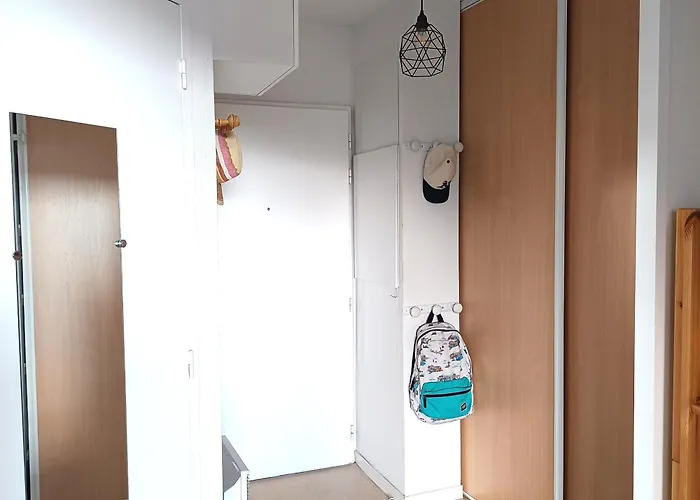 Apartment Besse: 6 Pers. Lumineux Avec Balcon Et Cuisine Equipee - Fr-1-814-144